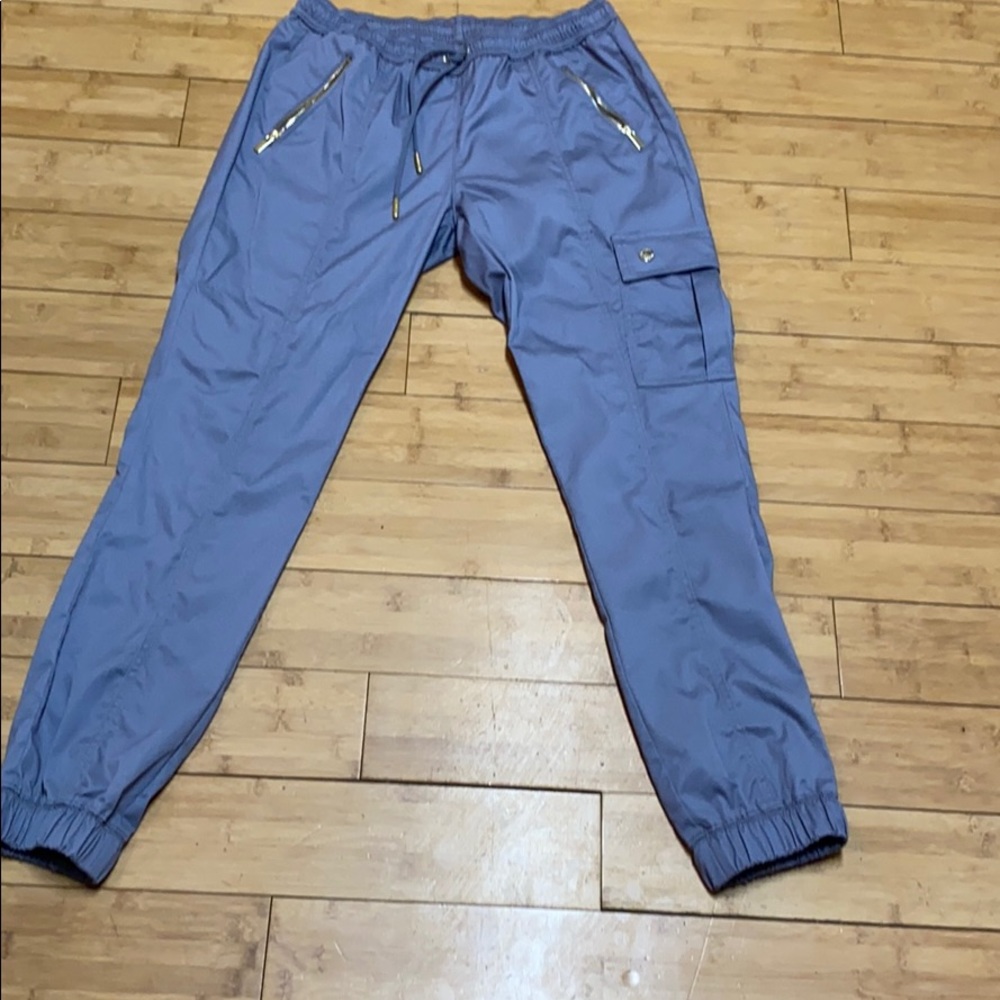 Jaanuu scrubs